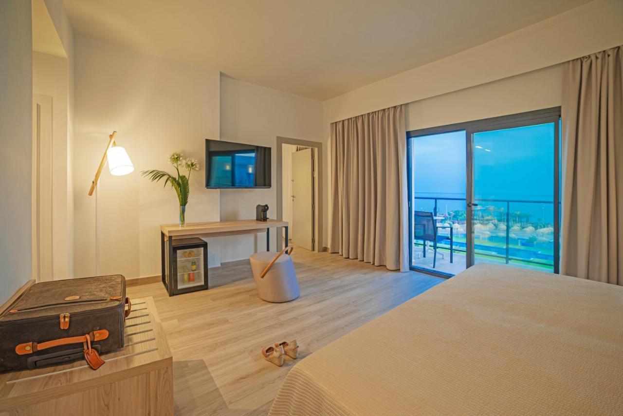 Cabogata Beach Hotel Retamar (Almeria) Exterior foto A room at the hotel