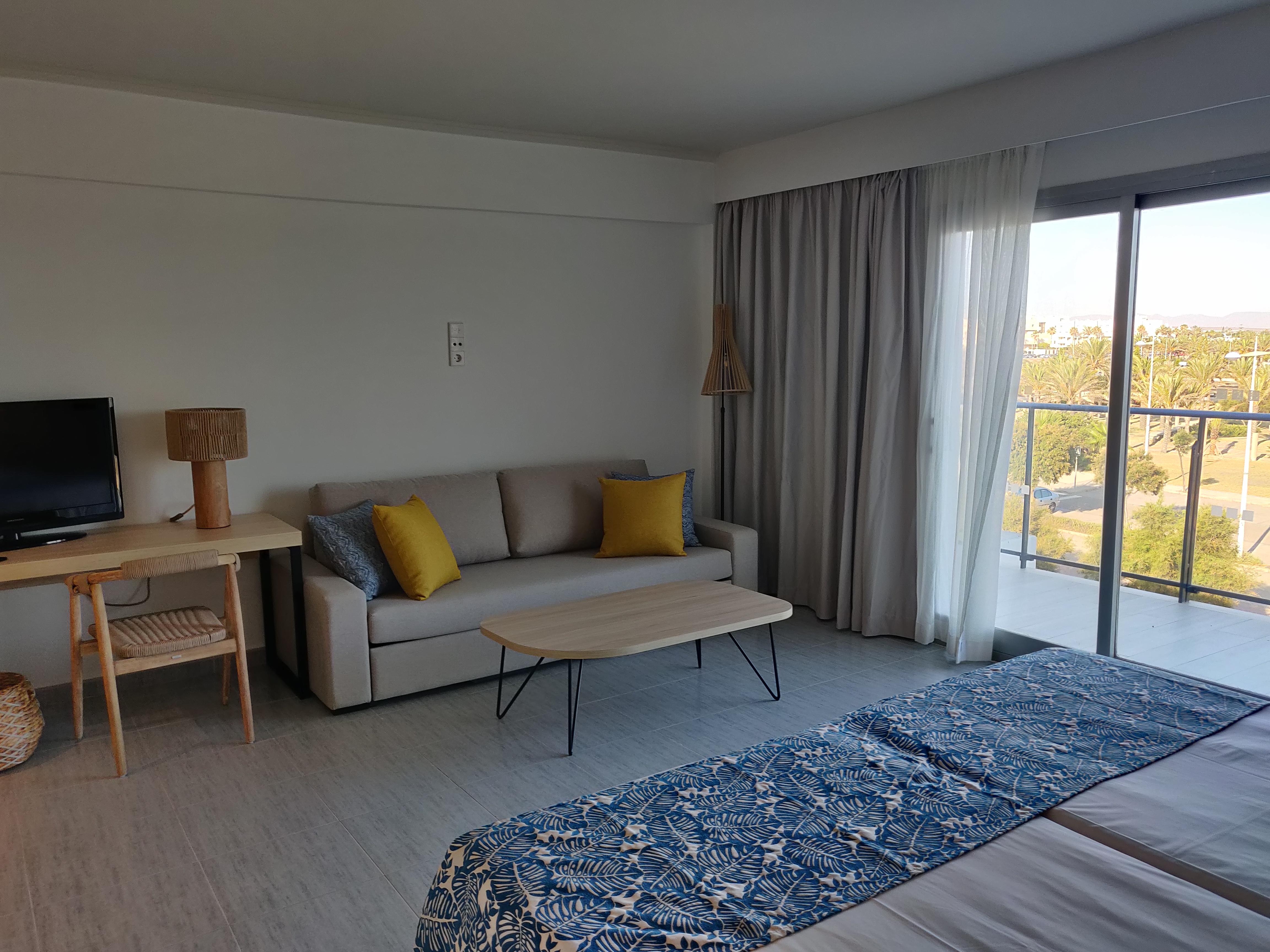 Cabogata Beach Hotel Retamar (Almeria) Exterior foto A room at the hotel