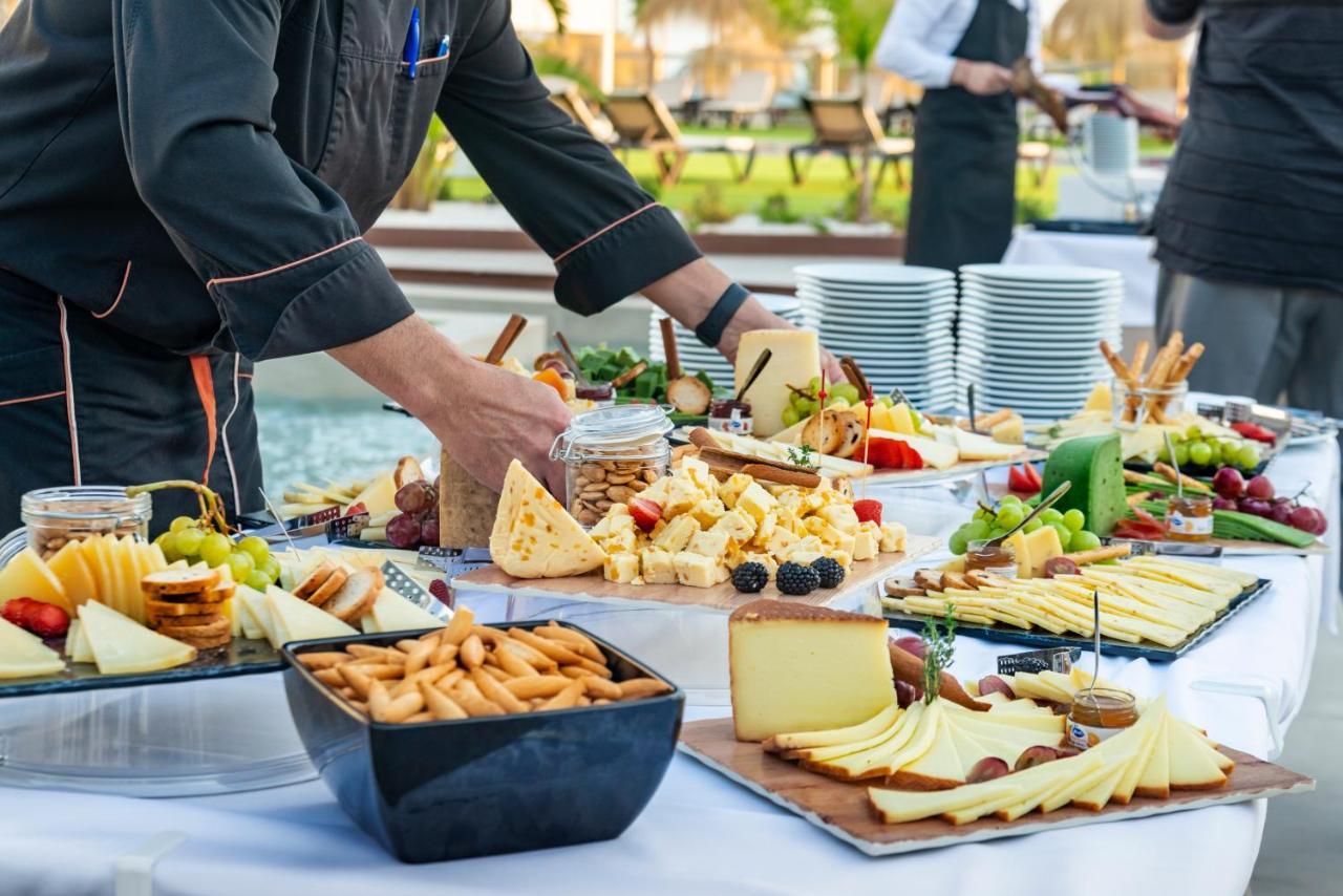 Cabogata Beach Hotel Retamar (Almeria) Exterior foto A cheese platter