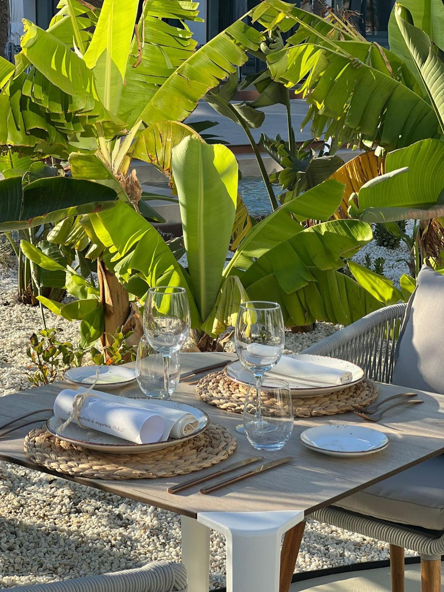 Cabogata Beach Hotel Retamar (Almeria) Exterior foto A table set for a meal