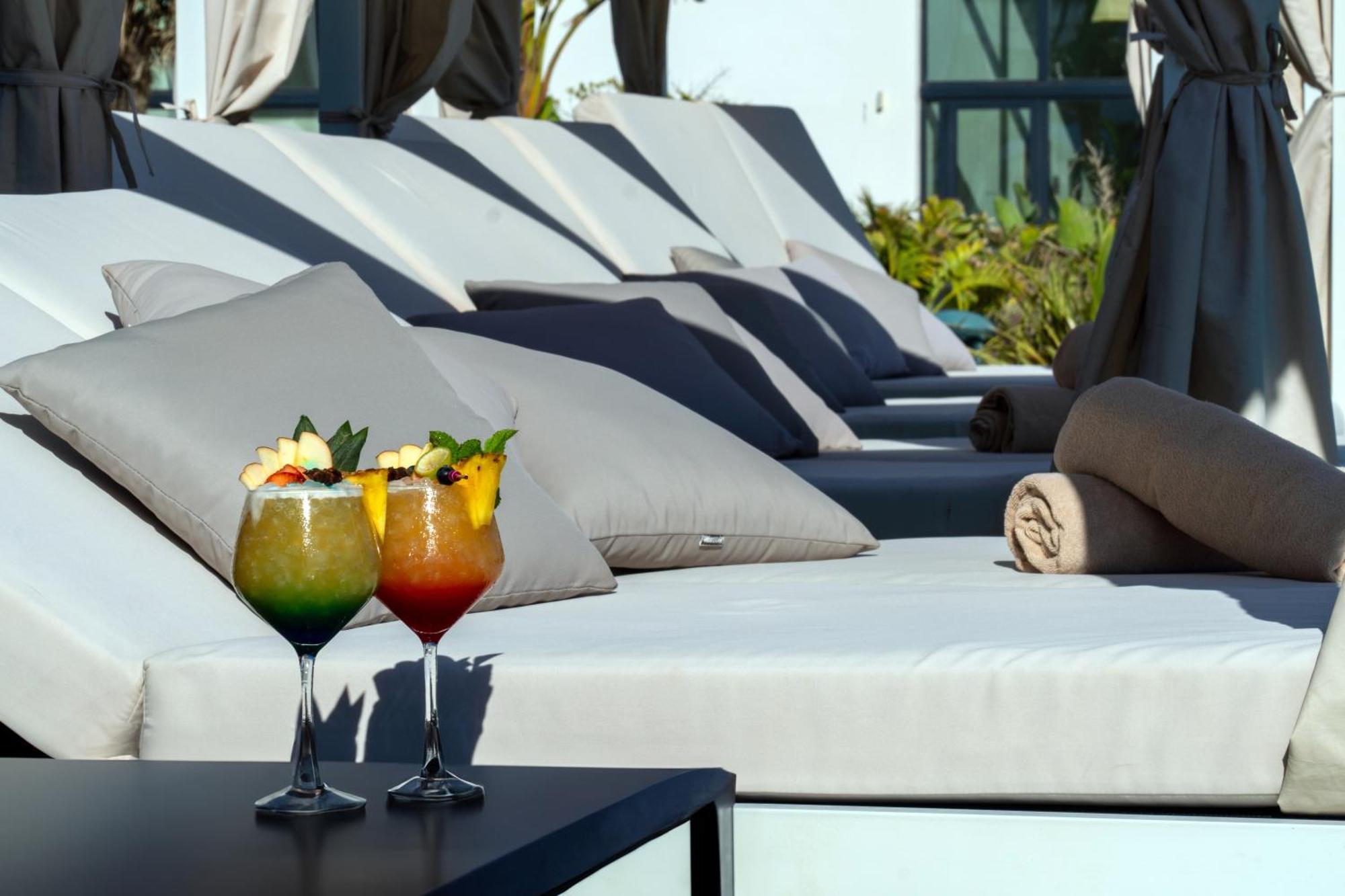 Cabogata Beach Hotel Retamar (Almeria) Exterior foto The pool at the W